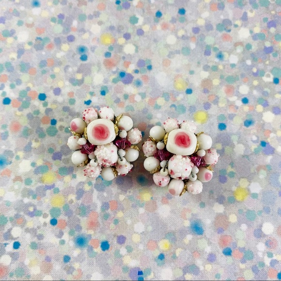 Vintage little cluster pink white beads earrings - Picture 4 of 5